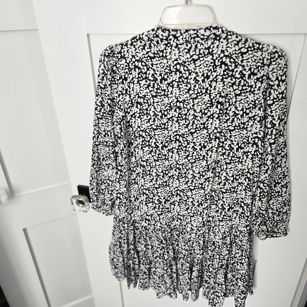 Zara Black and White Flowy Dress Size XS